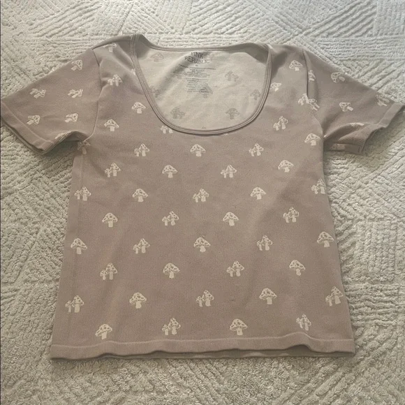 Bundle of 3 Juniors/Women’s Fitted Tops - Picture 3 of 6